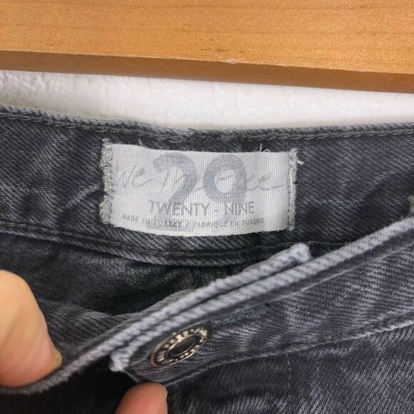 Free People Cropped Distressed Jeans Black Blown Out Knees Size 29 - Picture 6 of 14